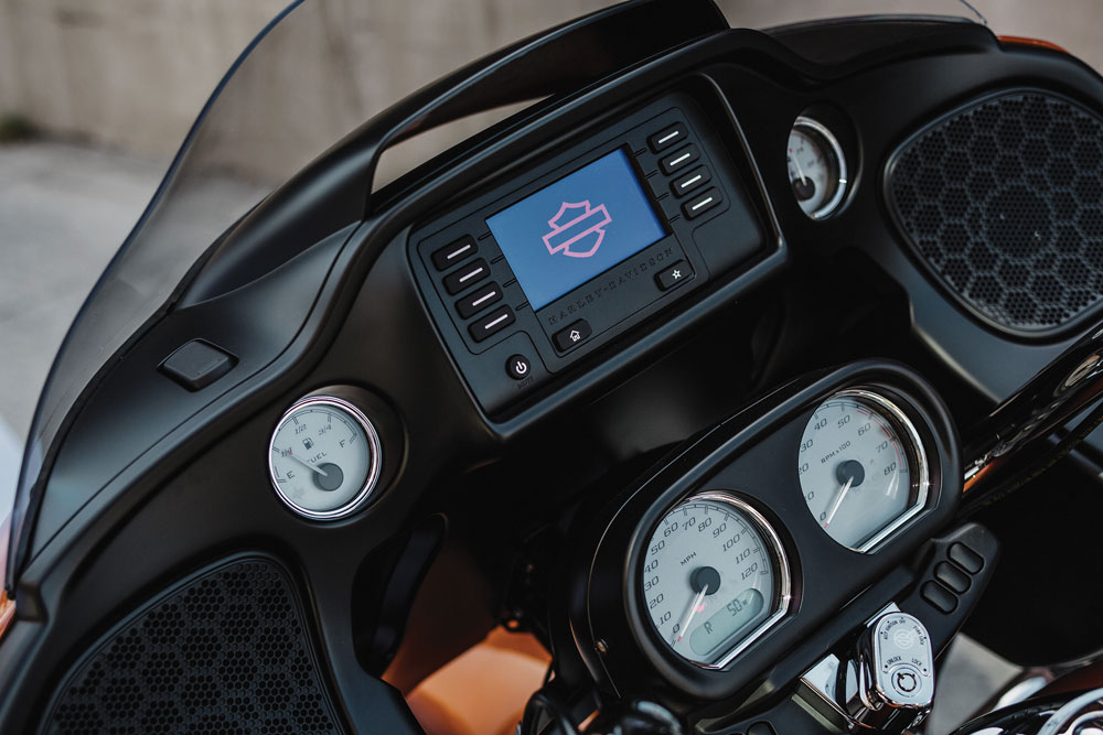 Harley-Davidson Road Glide Infotainment screen