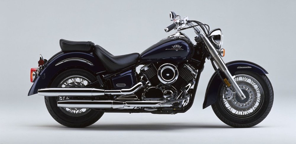 studio photo of blue V-Star 1100 Classic