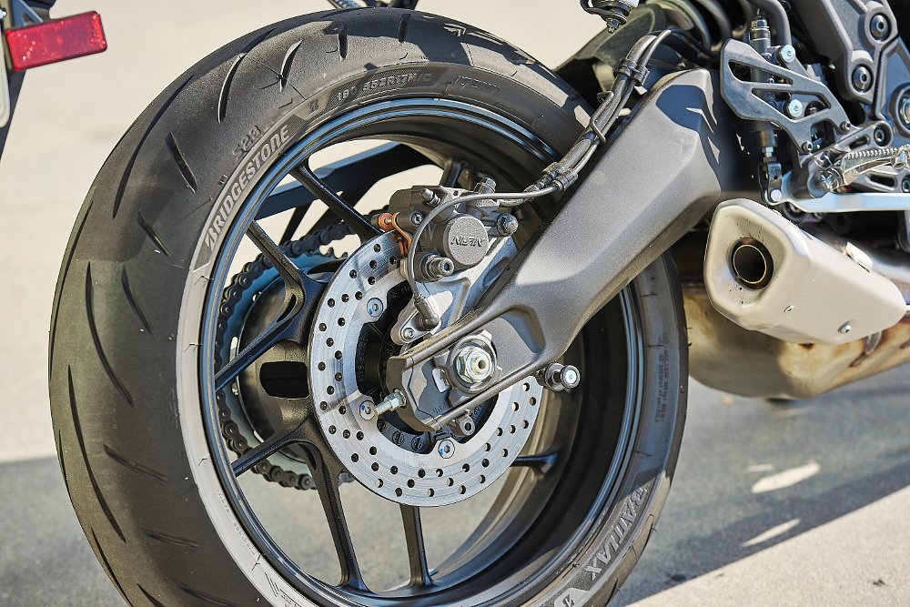 close view of the new swingarm