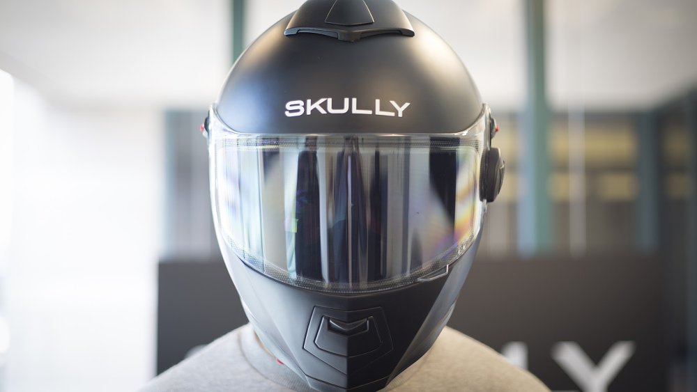 Skully AR-1