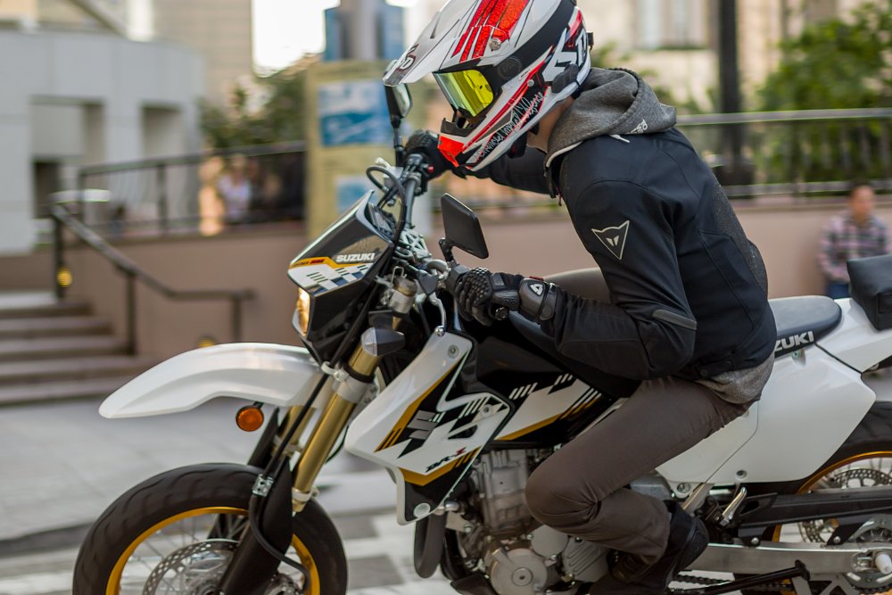 suzuki dr-z400sm
