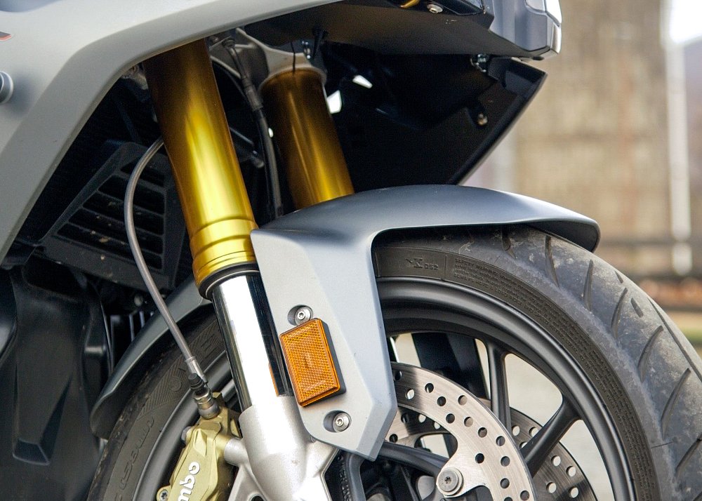 BMW R 1200 RS D-ESA Suspension