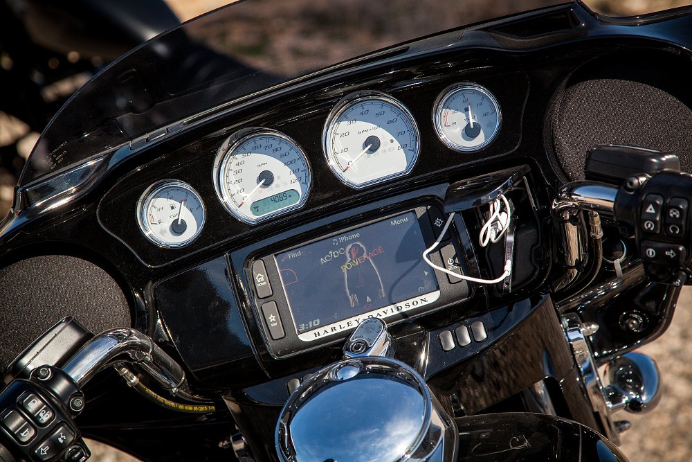 AC/DC Harley Street Glide