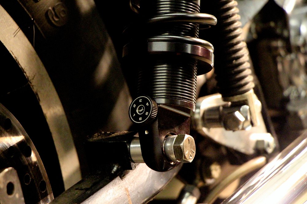 Preload adjuster