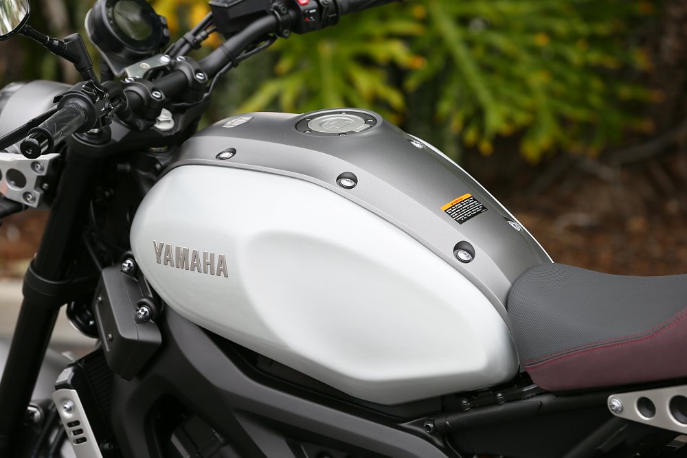 Gas tank