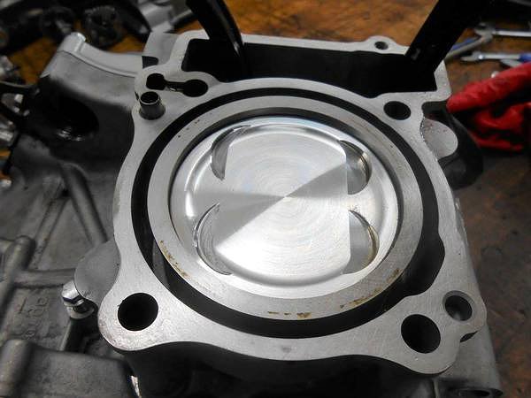 Piston dish