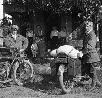 Otto Kratzer and Gene Hawes in 1914