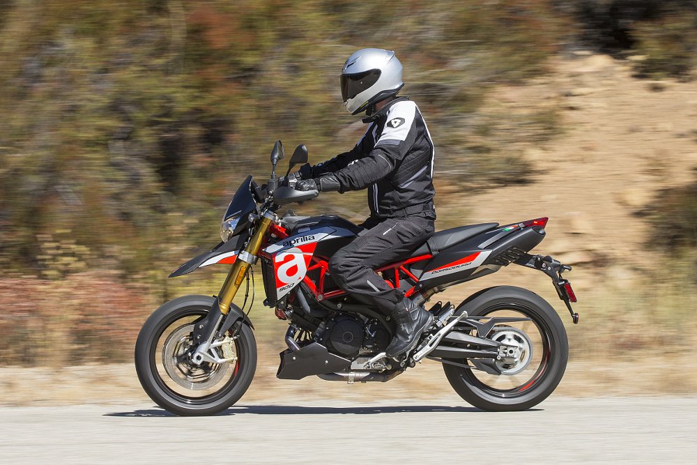 Aprilia Dorsoduro riding position