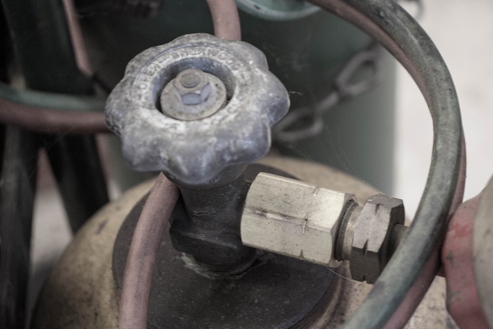 Notched nuts