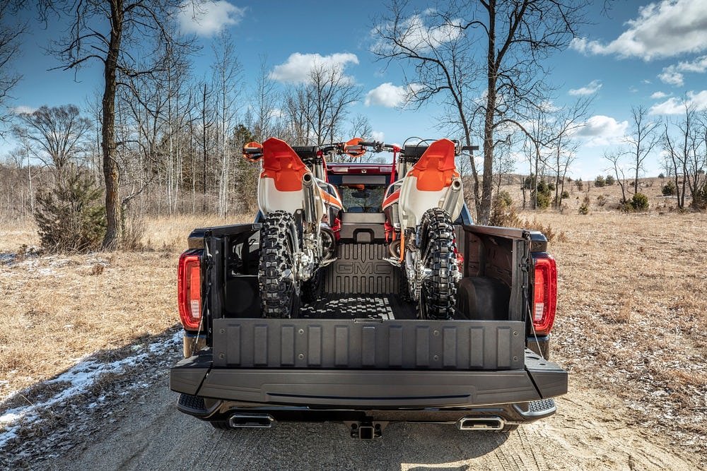GMC CarbonPro bed