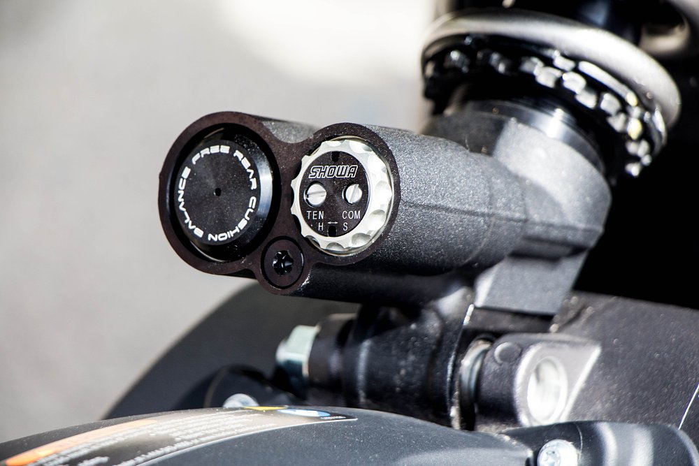 Rear shock