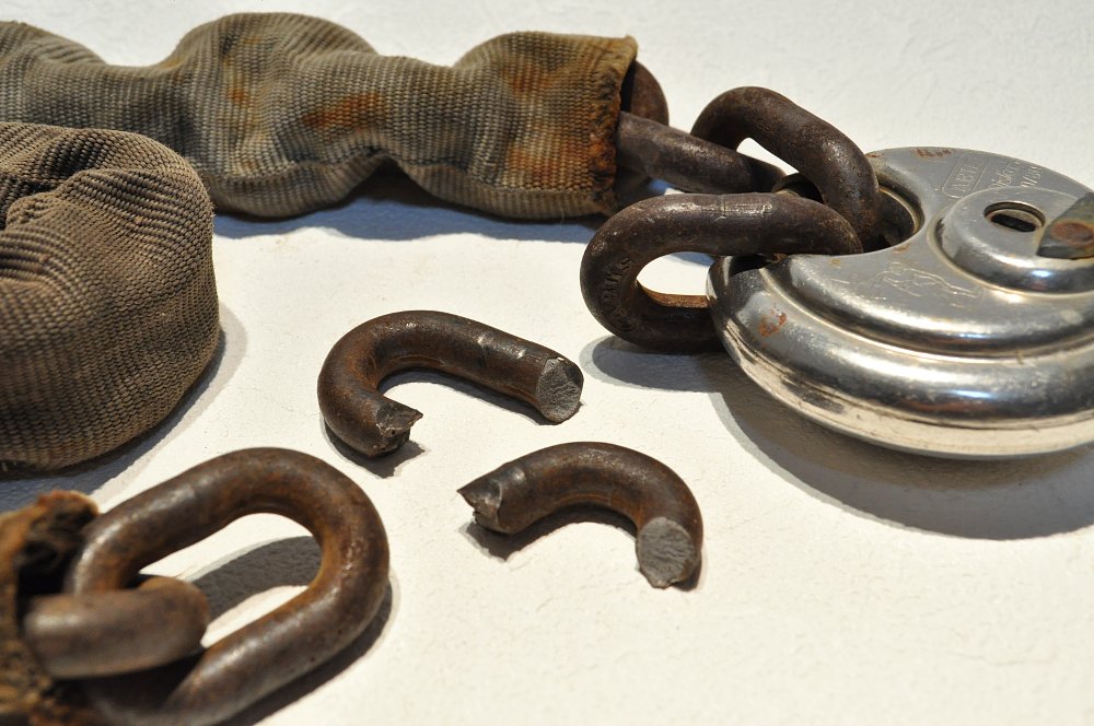 Broken chain lock