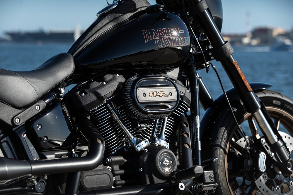 Harley-Davidson Low Rider S tank and engine