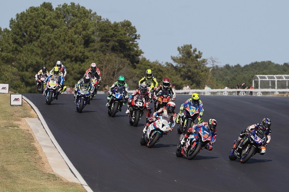 start of Sunday's Superbike race