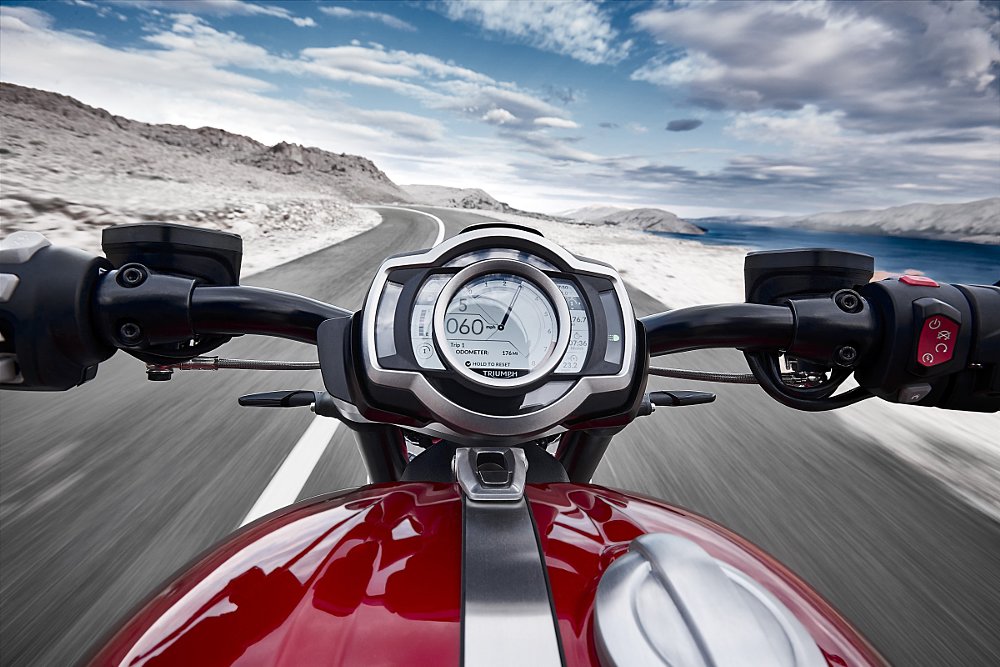 Triumph Rocket 3 dash display