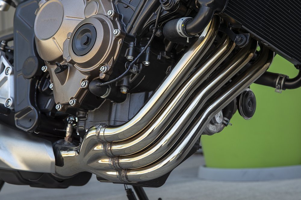 exhaust pipes on a CB650R