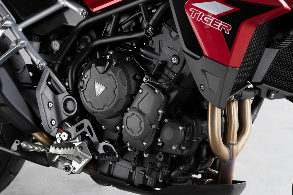 Triumph Tiger 900 engine