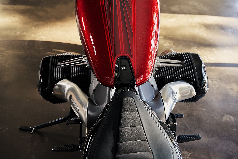 BMW R18