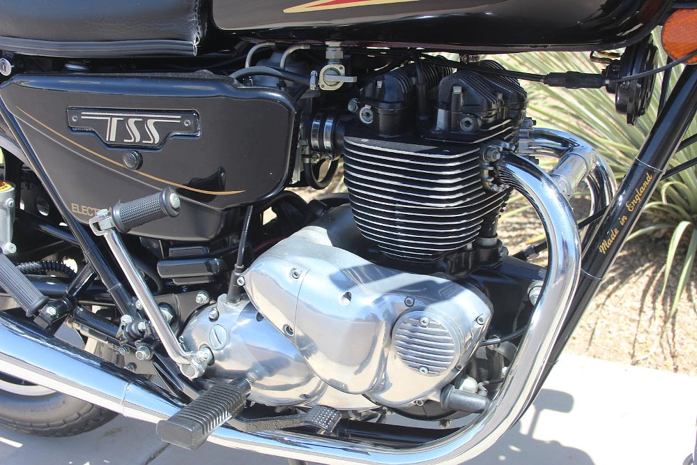 Triumph T140SS