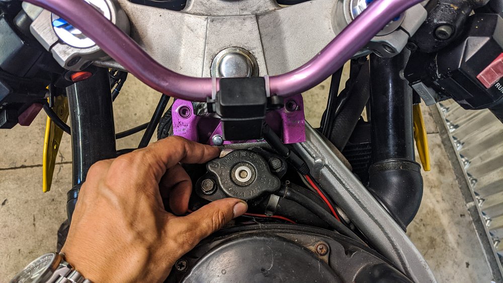 Motorcycle radiator cap