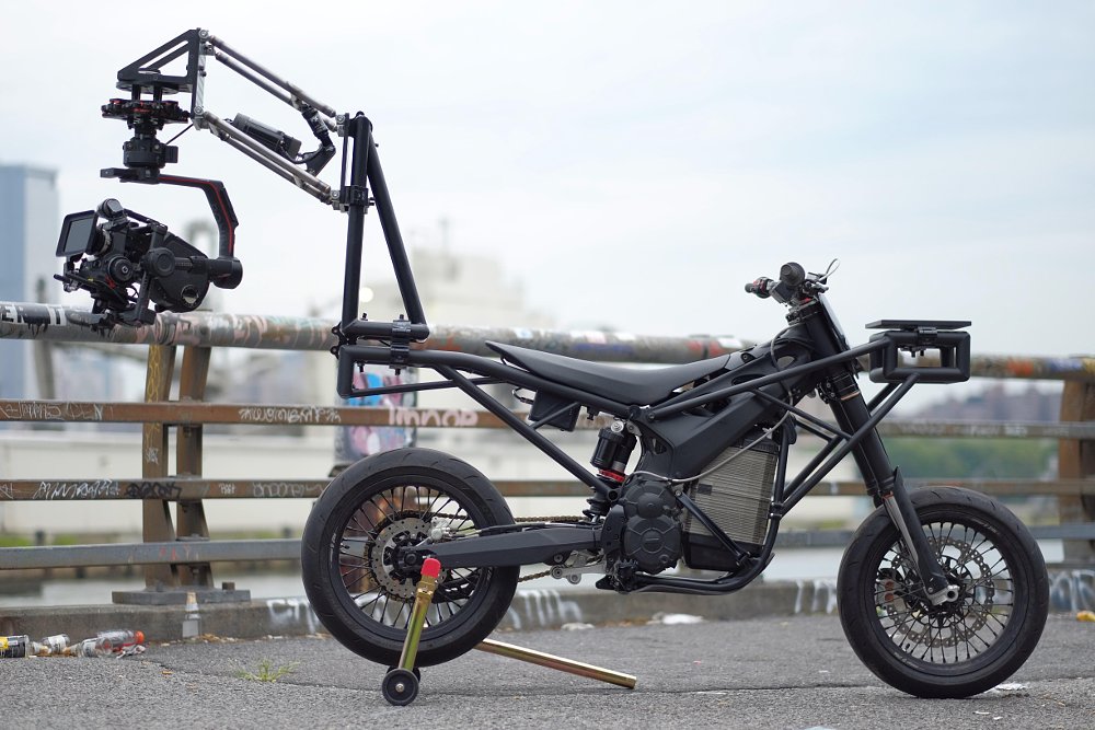 Agile camera bike right