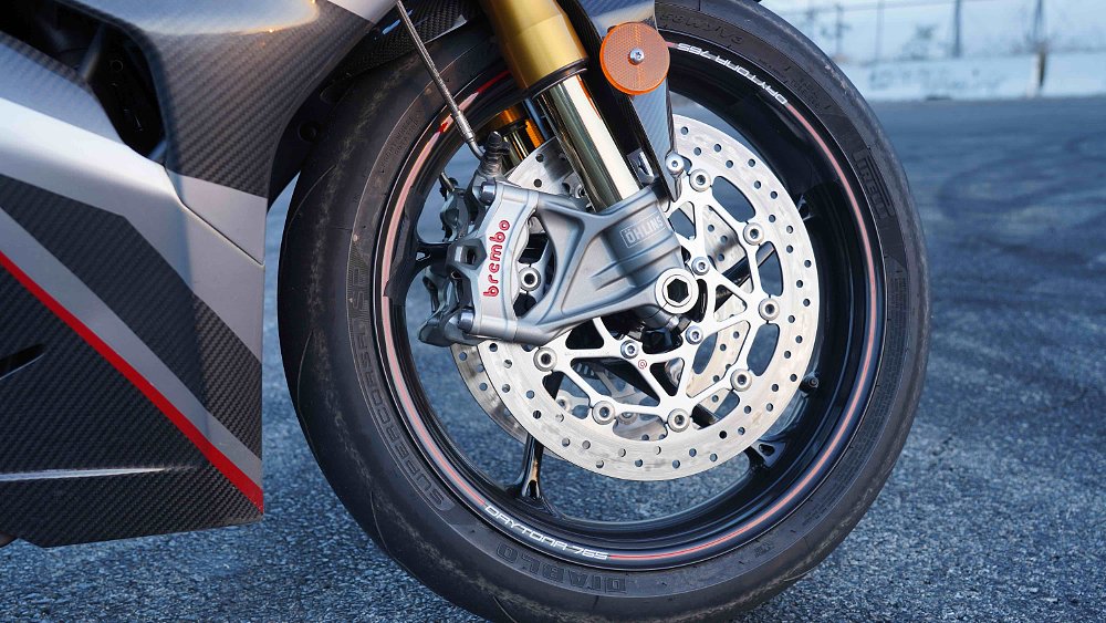 Triumph Daytona 765 Brembo Stylema front brake