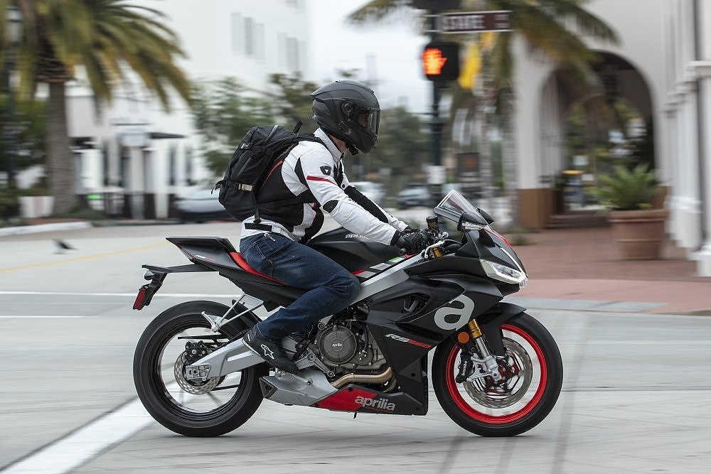 Aprilia RS 660 in the city