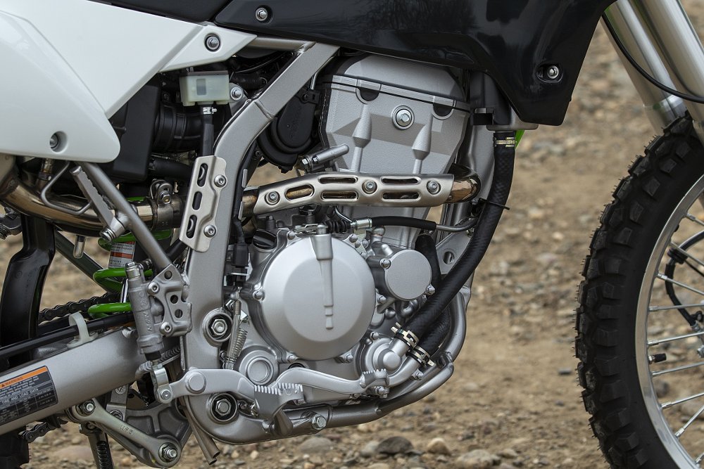 Kawasaki KLX300 engine