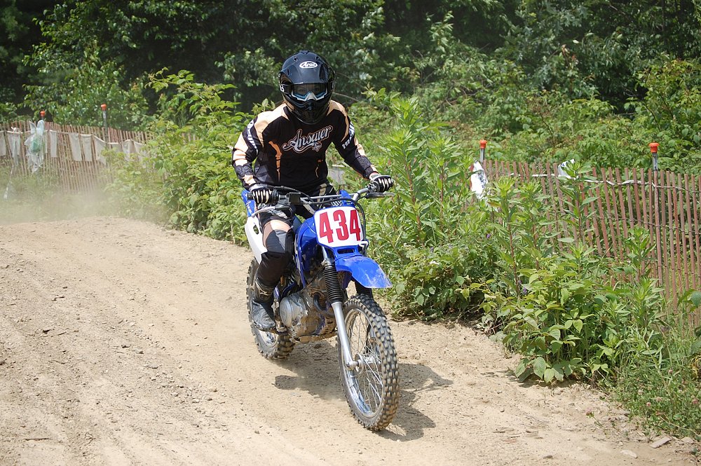 Yamaha TTR-125 dirt bike being ridden by Jen Dunstan