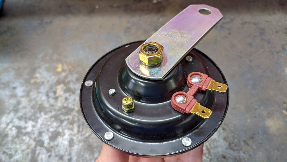 Adjust motorcycle horn