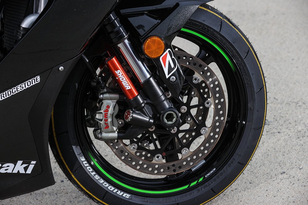 2021 Kawasaki ZX-10R front wheel and brake