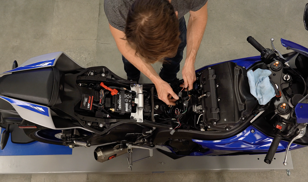 Installing a Power Commander on a YZF-R6. 