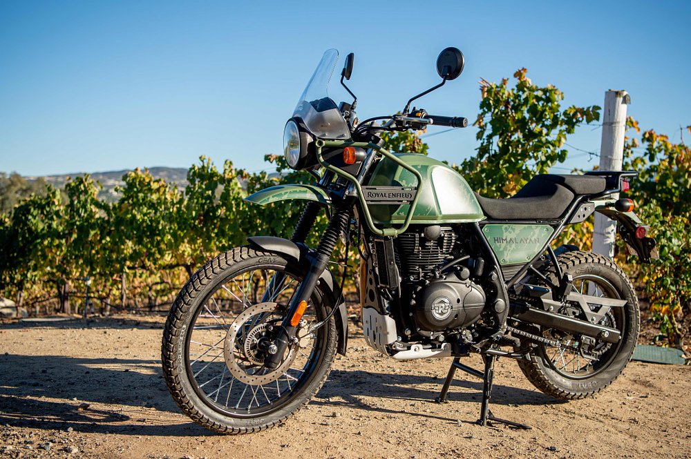 2022 Royal Enfield Himalayan left side in Pine Green