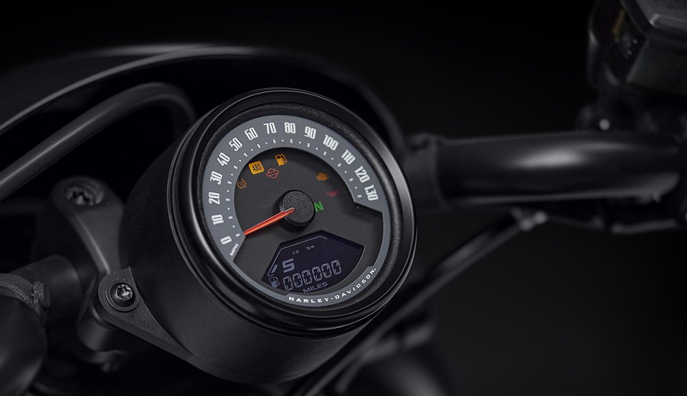 gauge on the Nightster
