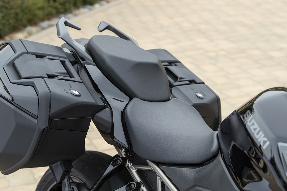 Suzuki GSX-S1000GT+ seat
