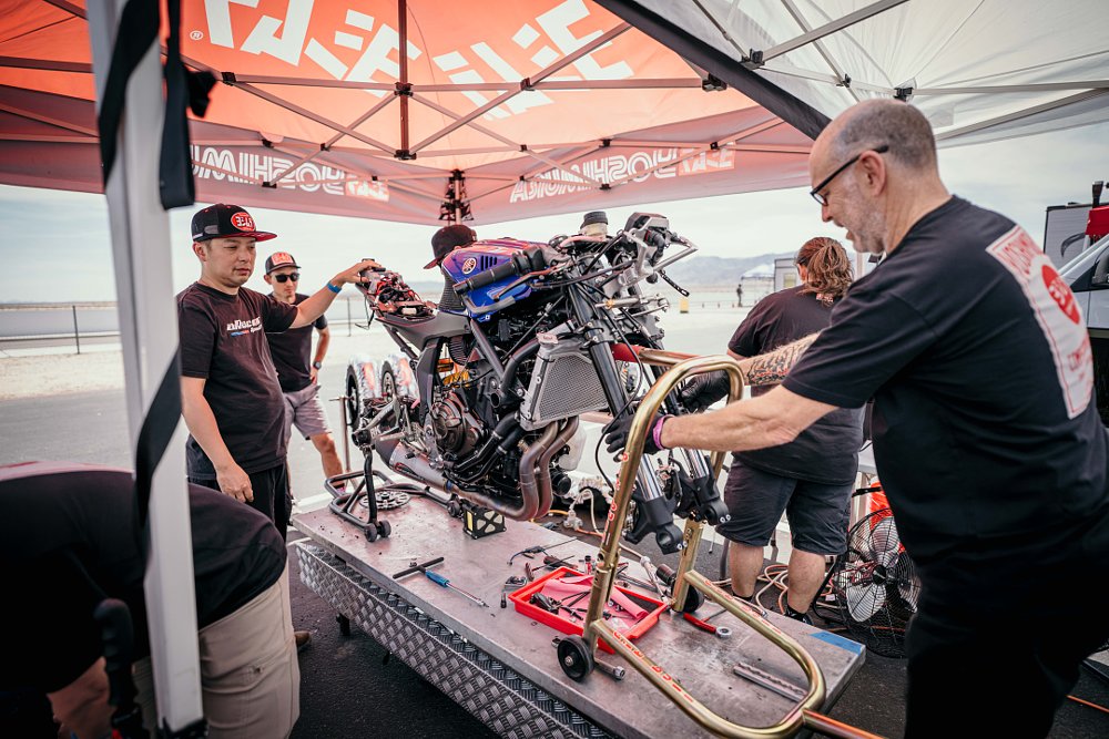 Disassembled R7 at Chuckwalla.