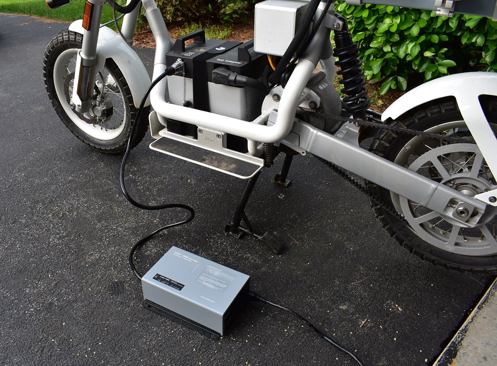 charging the Cake Osa+ with the external charger