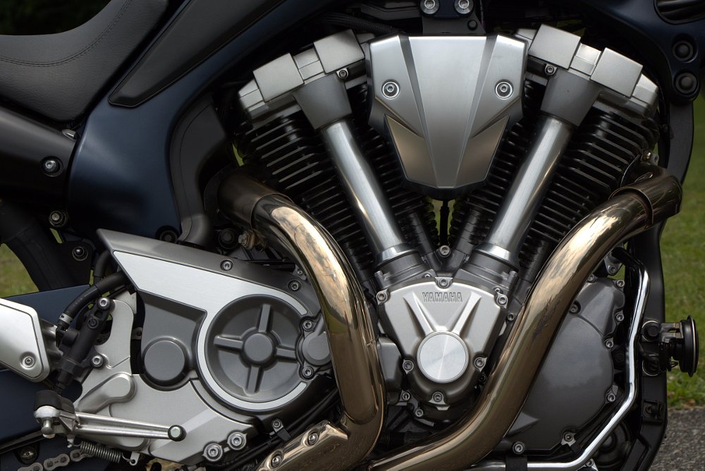 engine in the MT-01