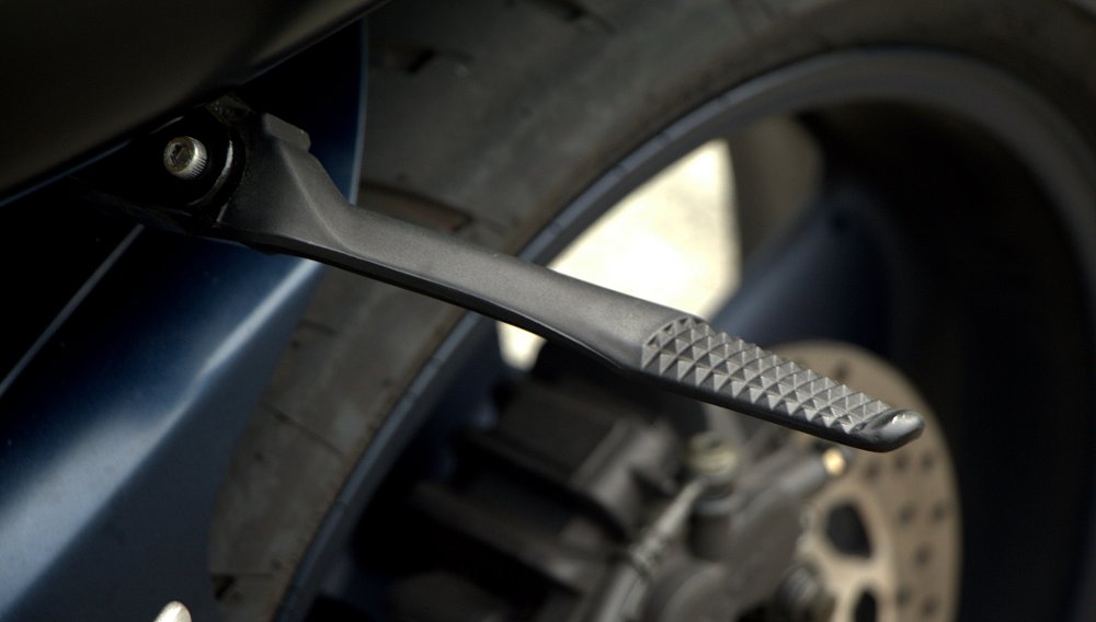 passenger footpegs