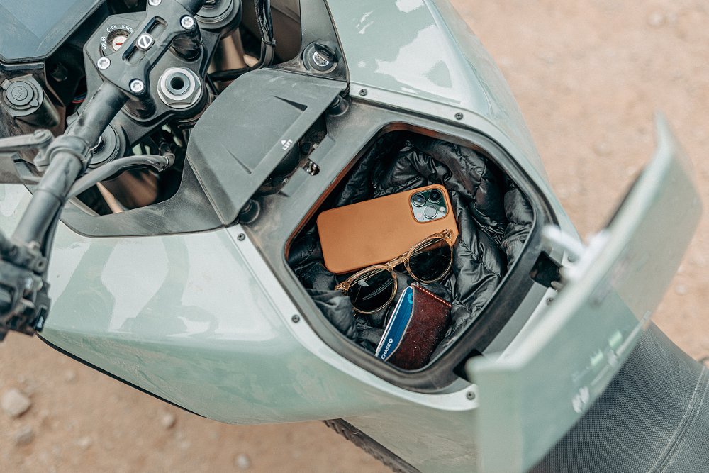 storage area on the Zero DSR/X