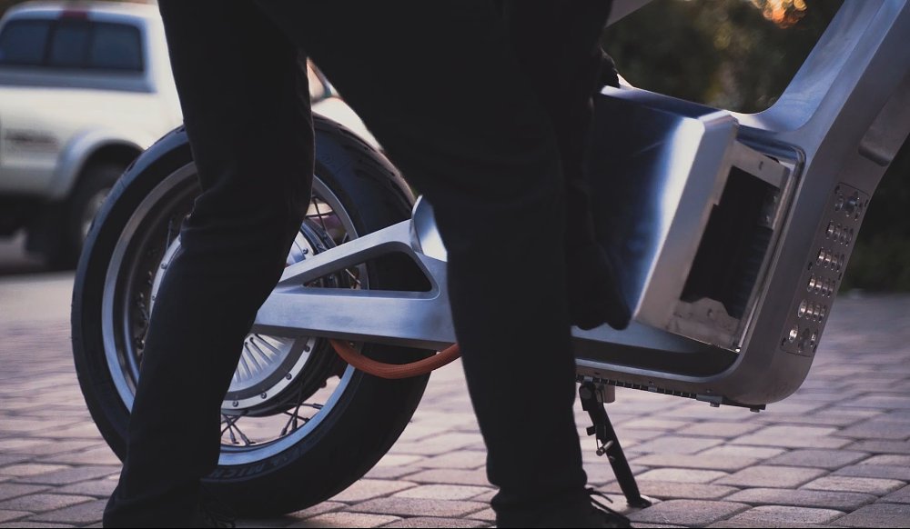 video of removing battery from the Sondors Metacycle