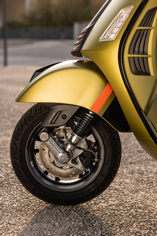 Vespa front end
