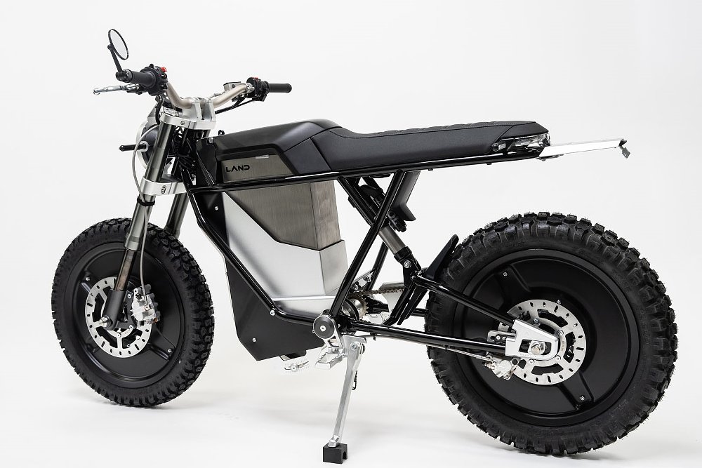 LAND District Scrambler studio photo