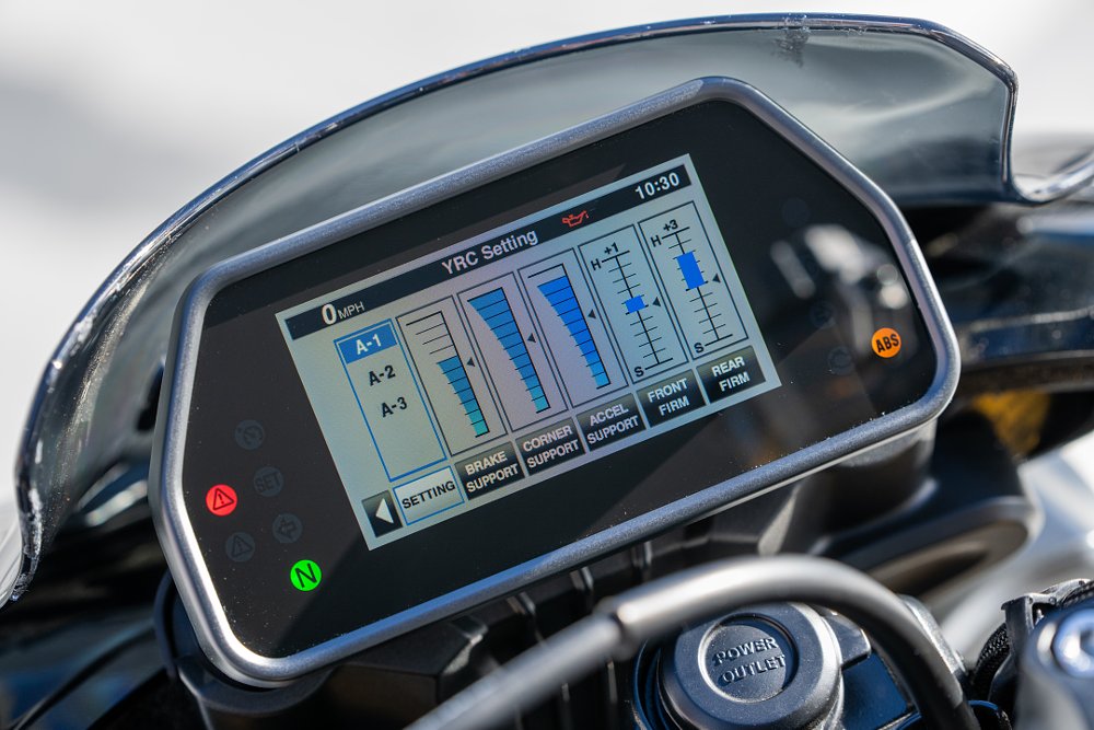 2022 Yamaha MT-10 SP 4.2-inch dash detail.