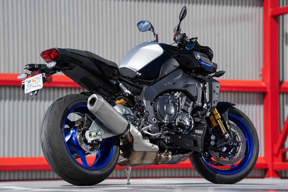 2022 Yamaha MT-10 rear 3/4 parked