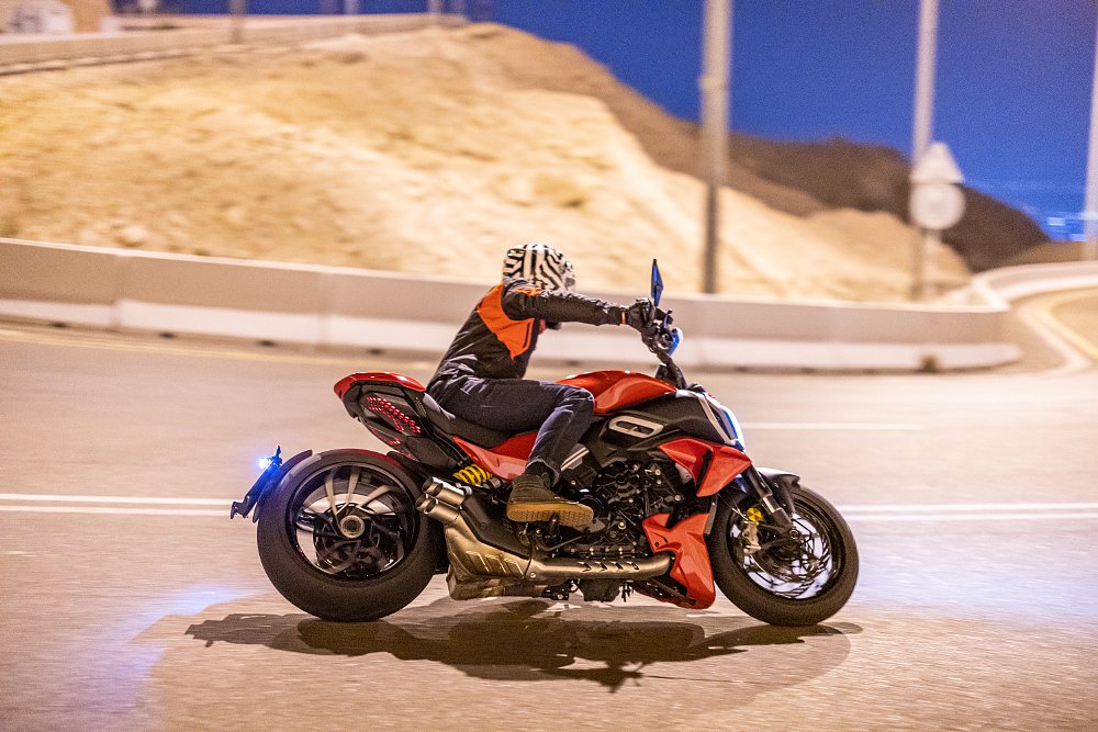 Ducati Diavel V4