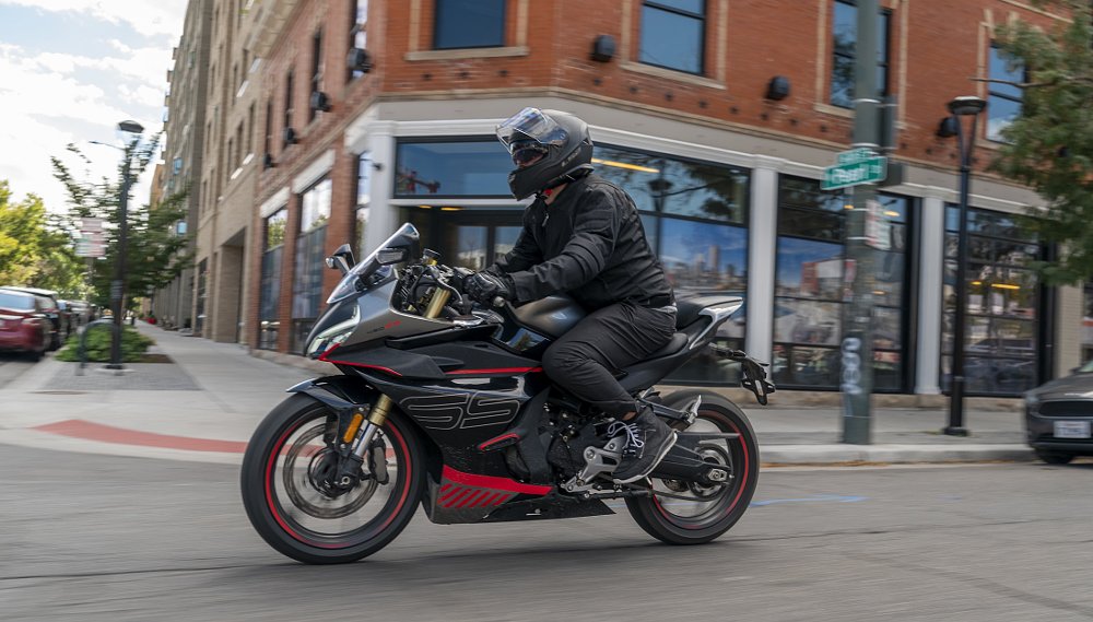 CFMOTO 450SS on the street