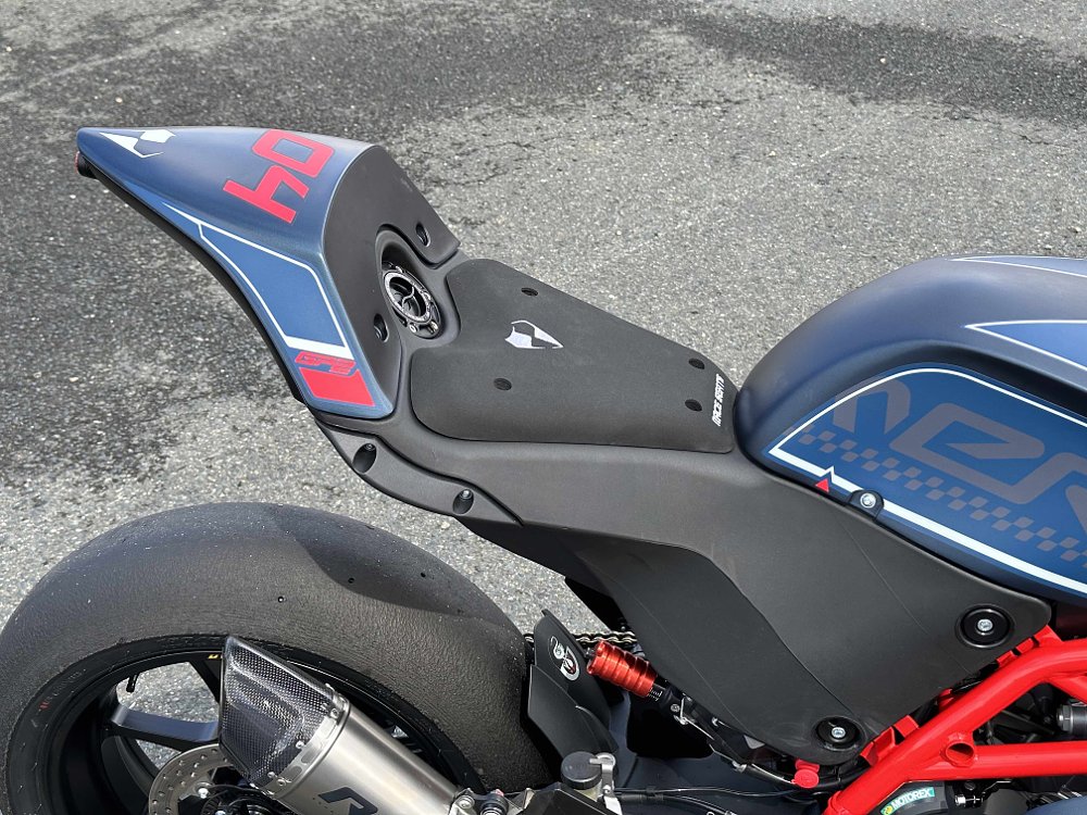 2024 Kramer GP2-890RR seat and tail section detail.