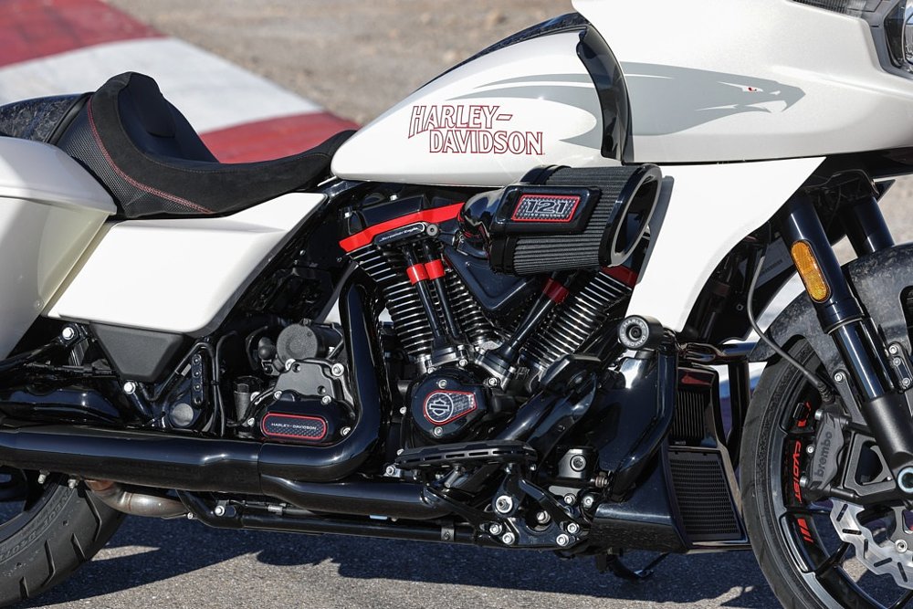 Close up of the Milwaukee-Eight 121 High Output engine and air intake