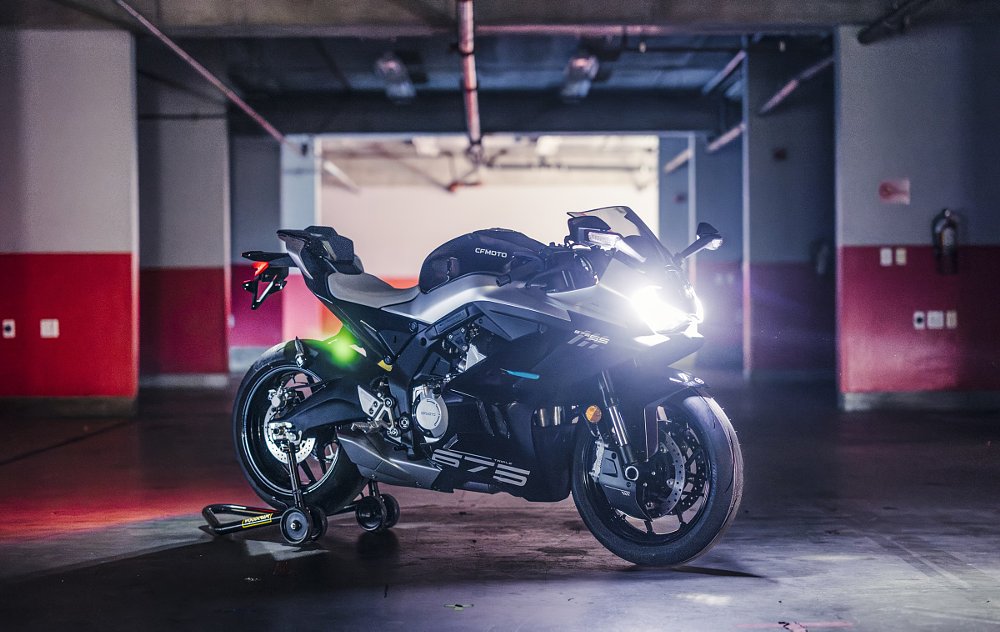 CFMOTO 675SS in black, parked in garage